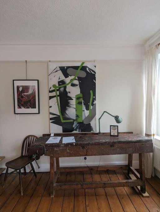 Glenroy Arts Gallery Meets Living Space Кардиф Екстериор снимка