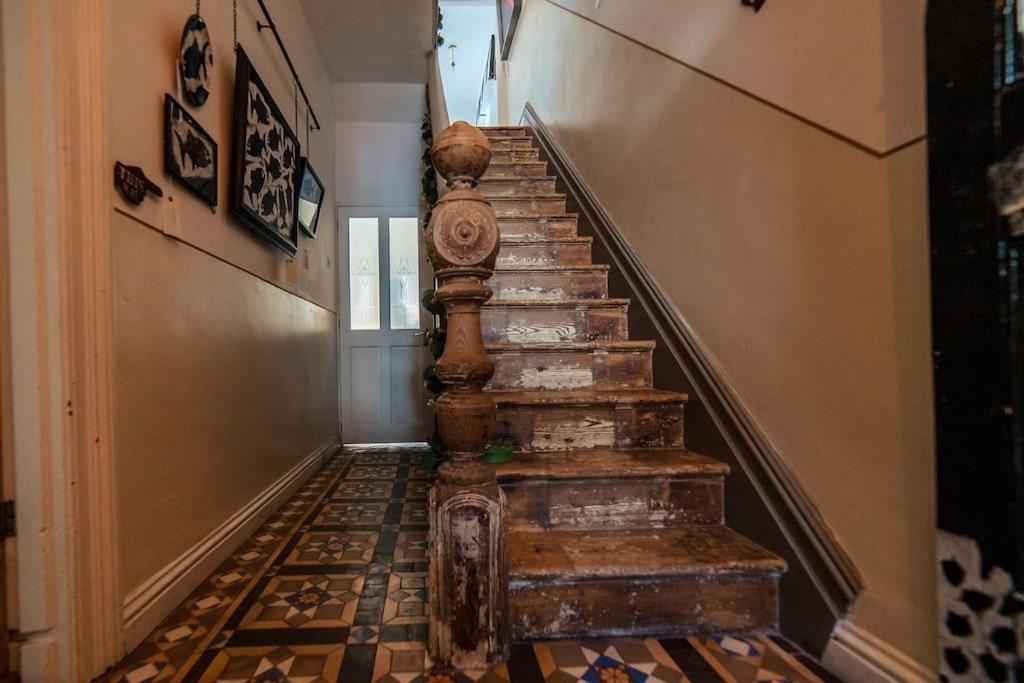 Glenroy Arts Gallery Meets Living Space Кардиф Екстериор снимка